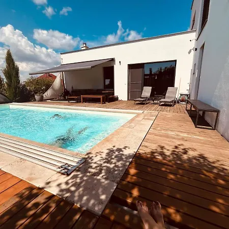 Villa Lozorno ヴィラ ロゾルノ